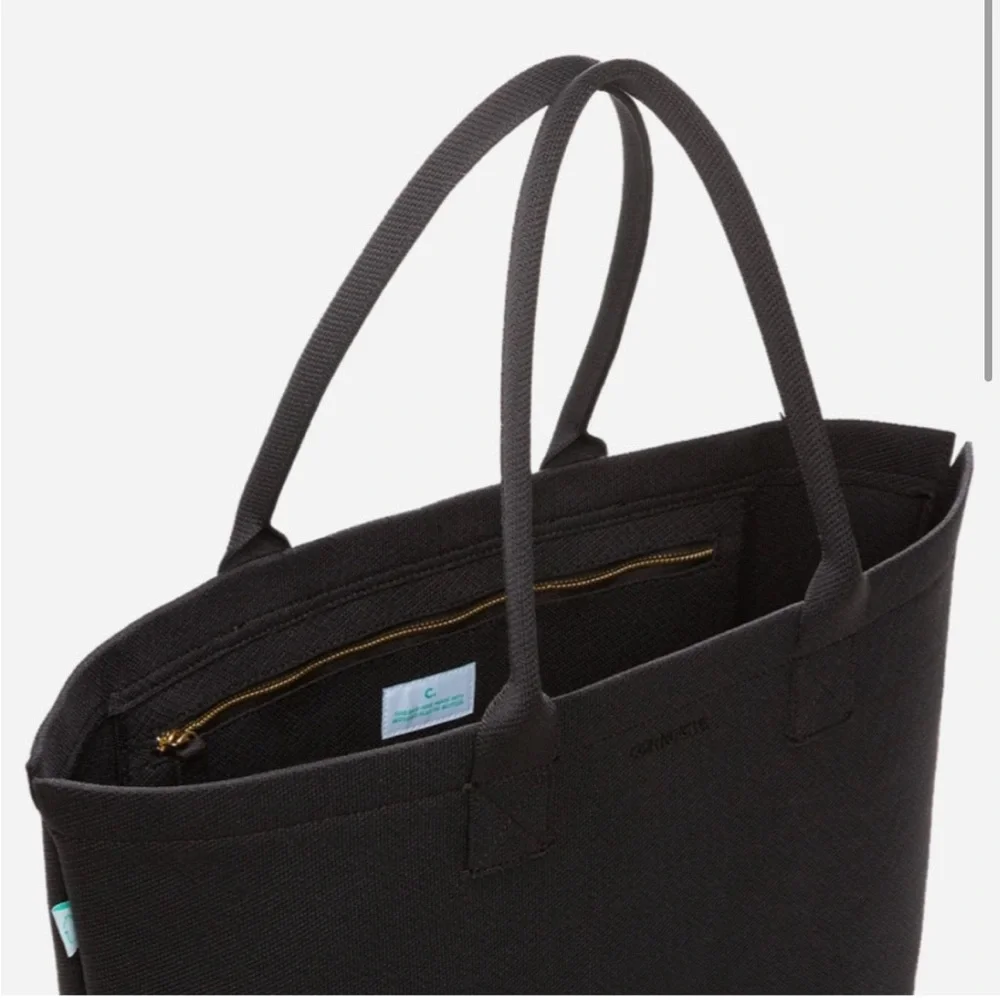 Corkcicle Black Tote Bag with Cooler Lunch Box and Mesh Laundry Bag - Picture 2 of 5